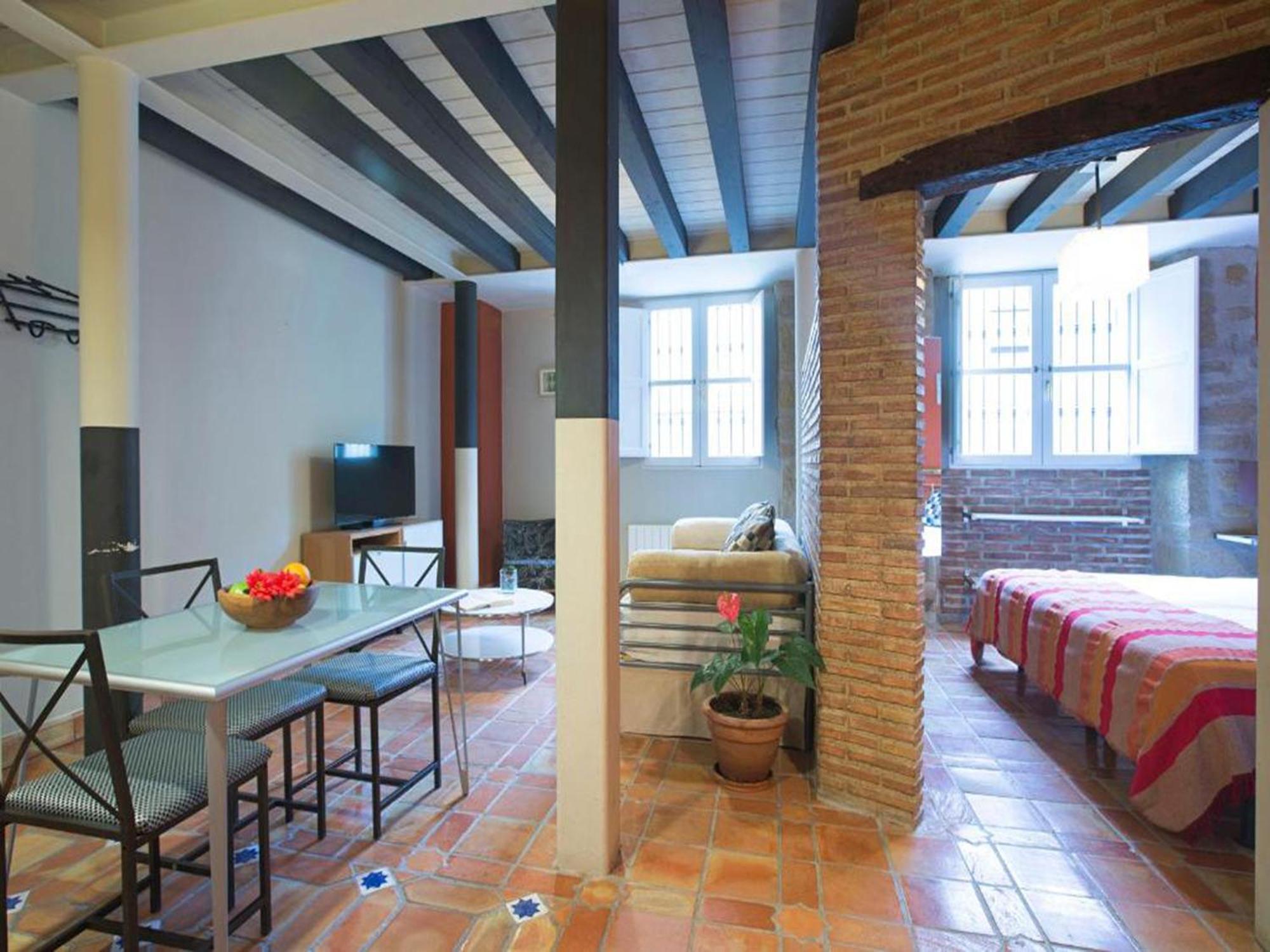 Apartamentos Senorio De Haro 3000 Extérieur photo