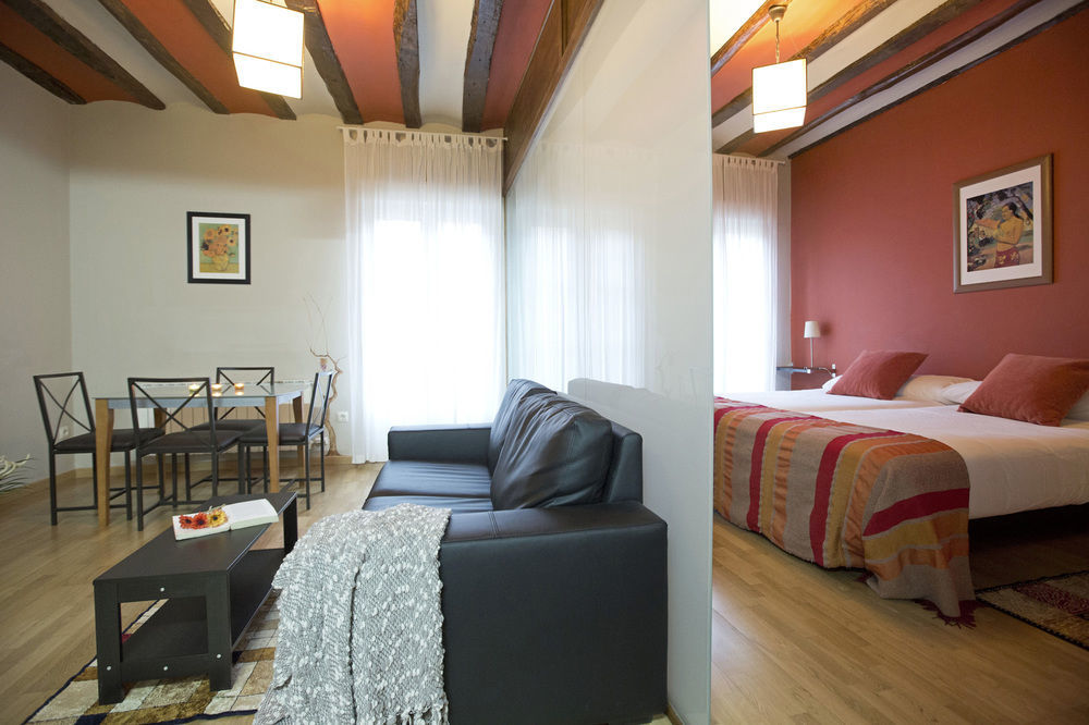 Apartamentos Senorio De Haro 3000 Extérieur photo